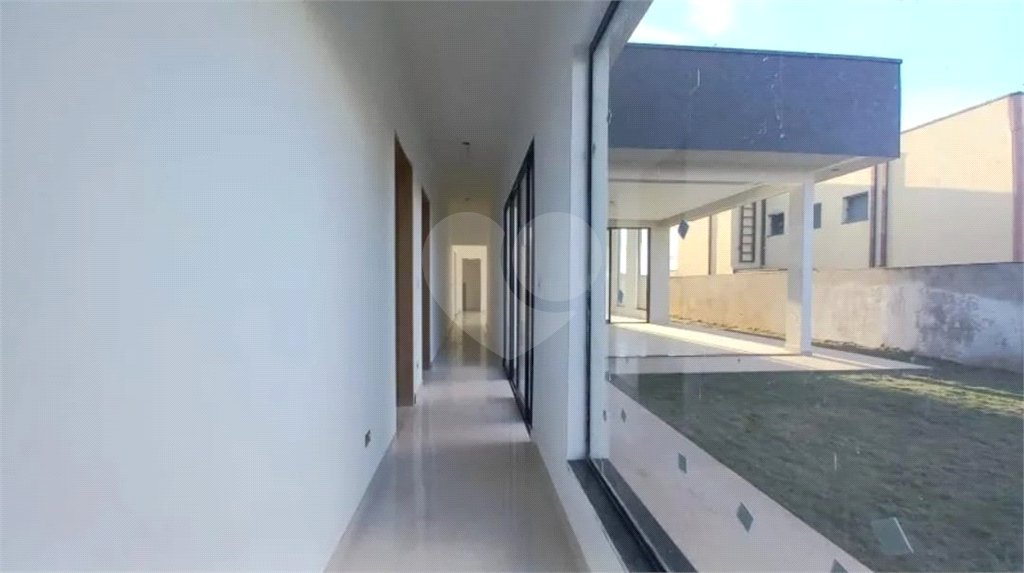 Casa à venda com 4 quartos, sendo 3 suítes,  no condomínio Samballa 3, Atibaia - SP