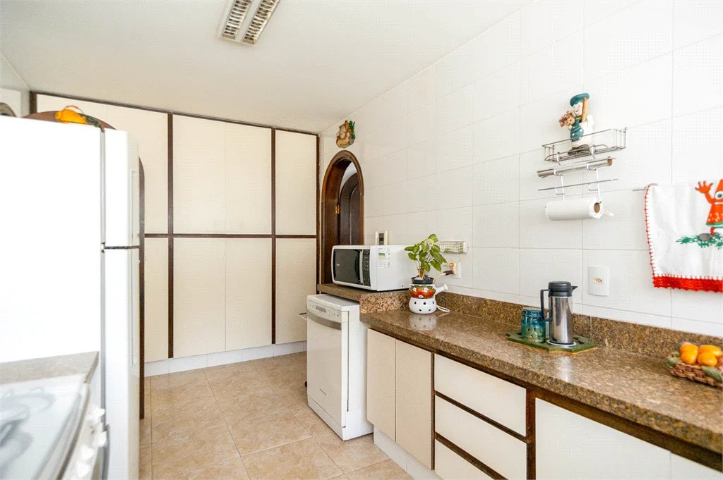 Casa Térrea à venda com 3 quartos, sendo 1 suíte, em Vila Inah, São Paulo, SP