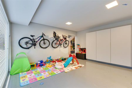 Casa à venda com 4 suítes no condomínio Jardim Flora, São Paulo - SP