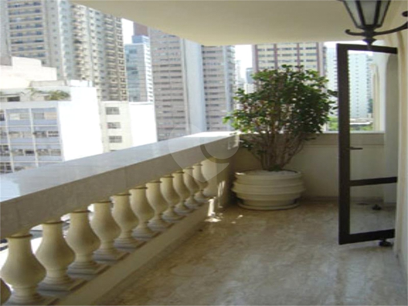 Duplex à venda com 3 suítes em Cerqueira César, São Paulo, SP