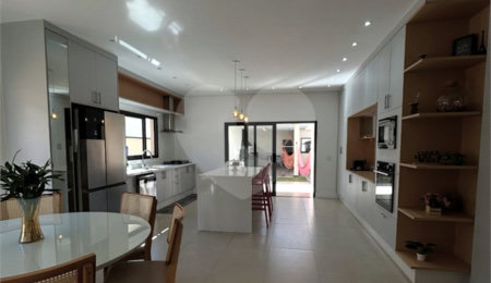 Casa à venda com 3 quartos, sendo 1 suíte, no condomínio Bosque dos Pires, Itatiba - SP