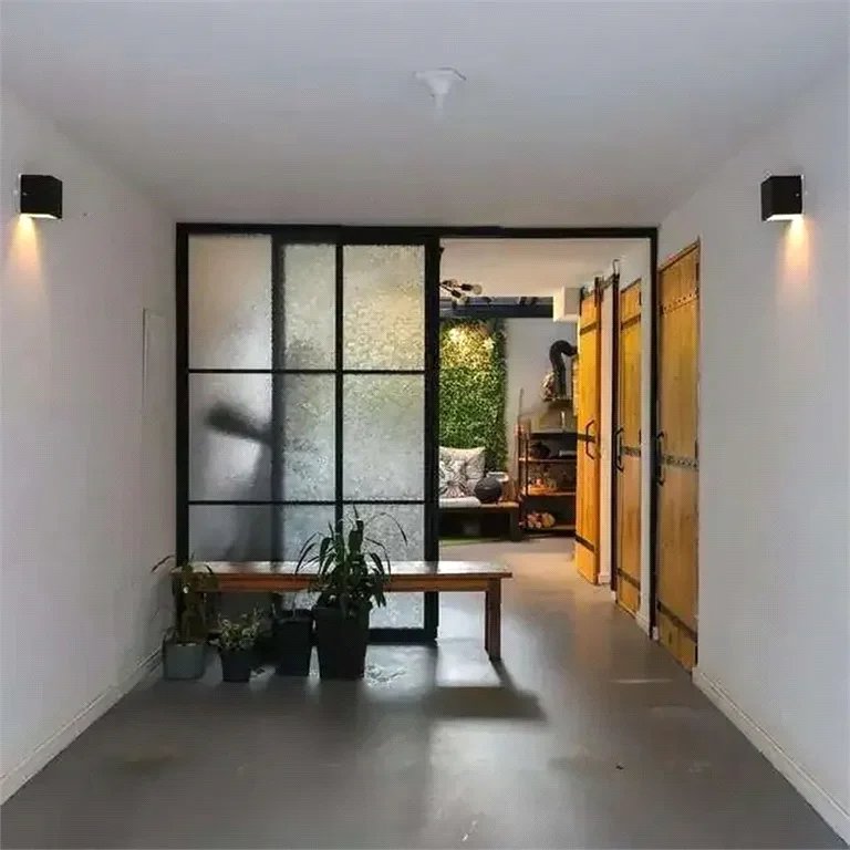 Casa à venda com 2 quartos, sendo 1 suíte, no condomínio Cube Real Parque, São Paulo - SP