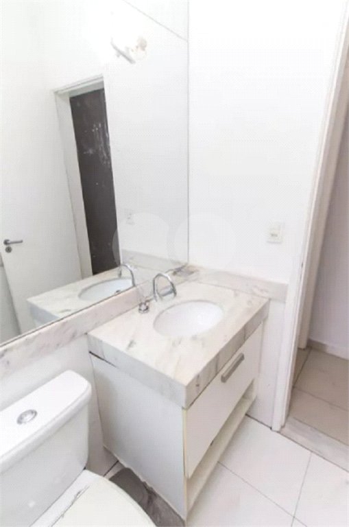 Sobrado à venda com 3 quartos, sendo 1 suíte, em Vila Nivi, São Paulo, SP