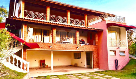 Casa à venda com 6 quartos, sendo 2 suítes,  no condomínio Parque da Fazenda, Itatiba - SP