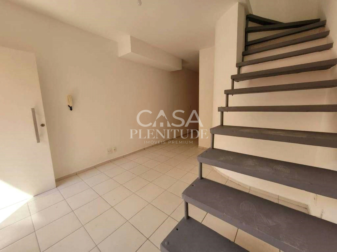 Casa em condomínio à venda com 2 quartos em Jardim Karolyne, Votorantim, SP