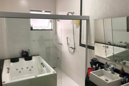 Casa à venda com 3 suítes no condomínio Village Ipanema 1, Araçoiaba da Serra - SP