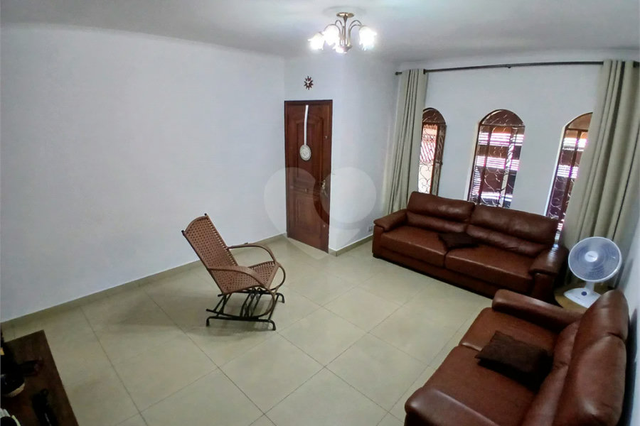 Sobrado à venda com 3 quartos, sendo 1 suíte,  em Tremembé, São Paulo, SP