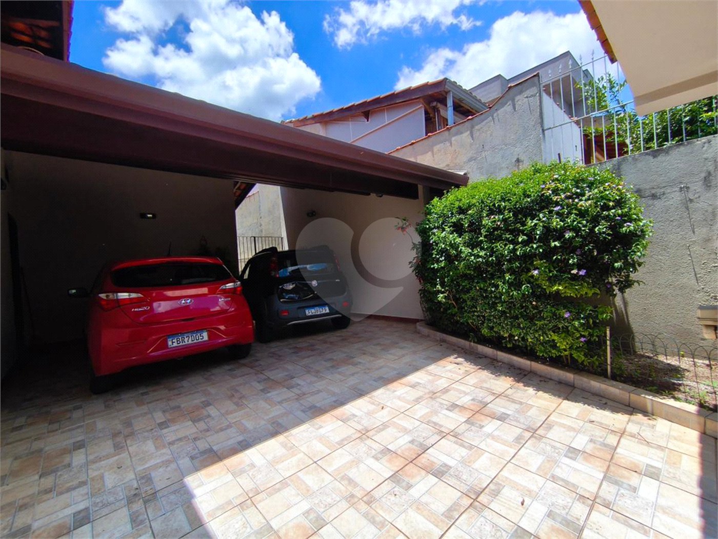 Casa à venda com 4 quartos, sendo 2 suítes, em Jardim Santa Bárbara, Atibaia, SP