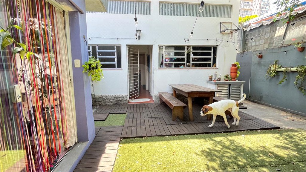 Sobrado à venda com 4 quartos, sendo 1 suíte, em Brooklin, São Paulo, SP