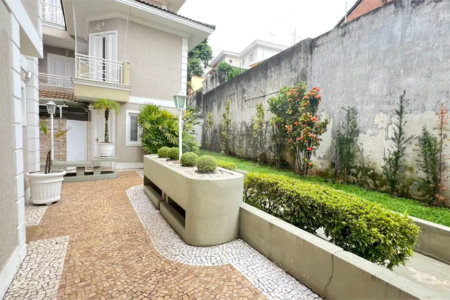 Casa à venda com 3 quartos, sendo 1 suíte, no condomínio Villagio Tramway, São Paulo - SP