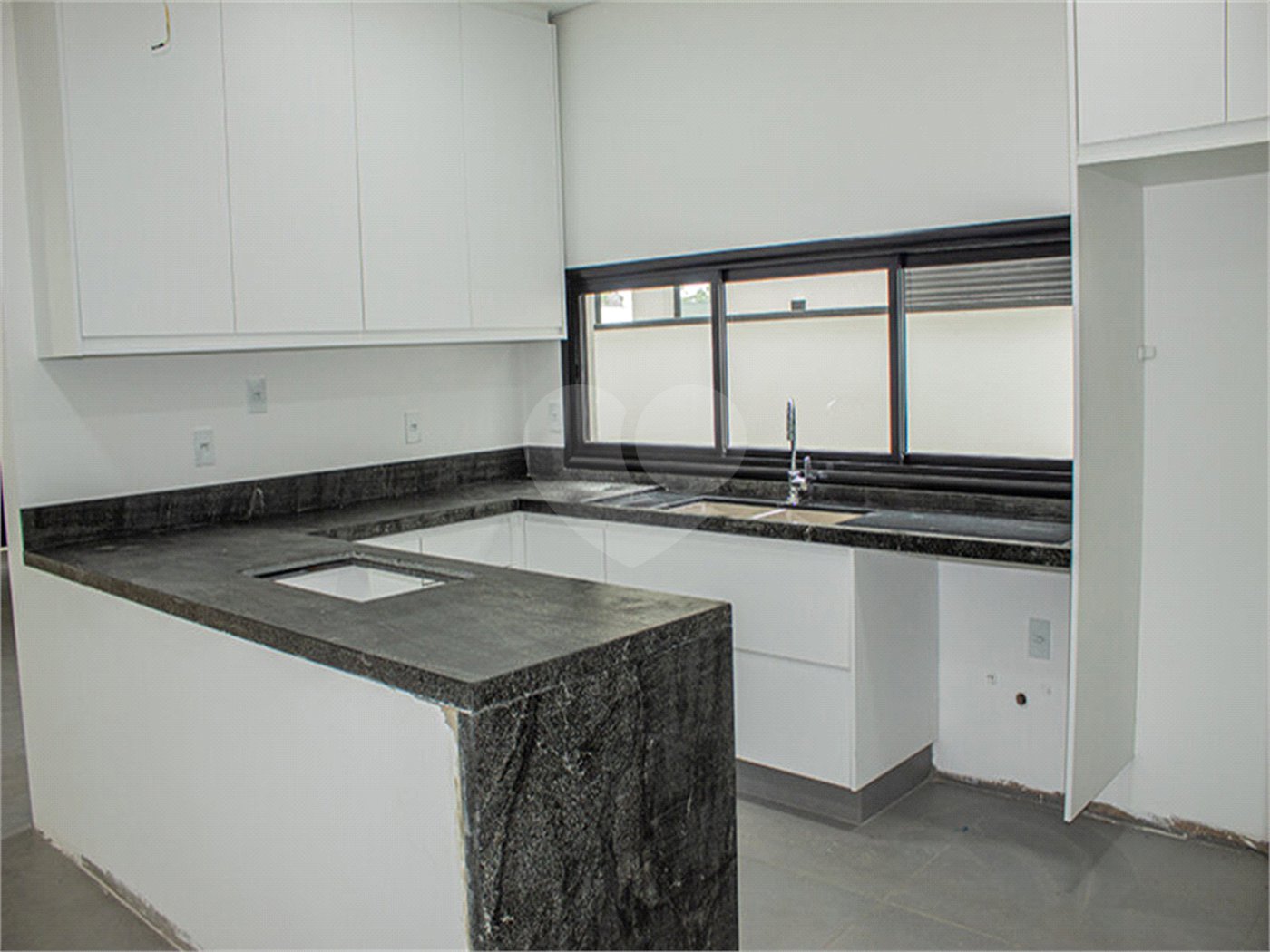 Casa à venda com 3 suítes no condomínio Residencial Central Parque, Salto - SP