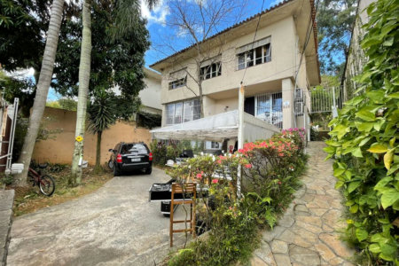 Casa à venda com 3 quartos, sendo 1 suíte, em Vila Mariana, São Paulo, SP