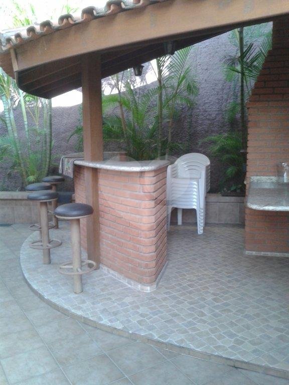 Sobrado à venda com 4 quartos, sendo 3 suítes, em Jardim São Bento, São Paulo, SP