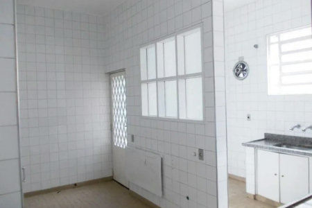 Casa à venda com 3 quartos, sendo 1 suíte,  no condomínio Praça Pero Vaz de Caminha,260, São Paulo - SP