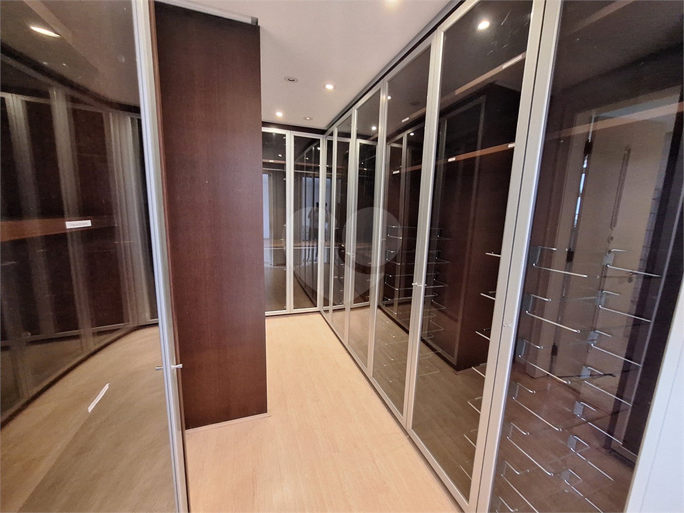 Casa à venda com 4 suítes no condomínio Villagio DI Sopra, São Paulo - SP