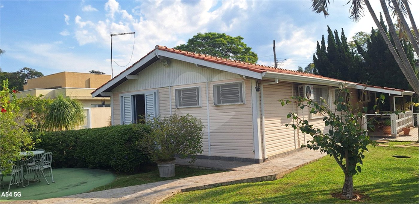 Casa à venda com 3 quartos, sendo 1 suíte, em Condomínio Flamboyant-b, Atibaia, SP