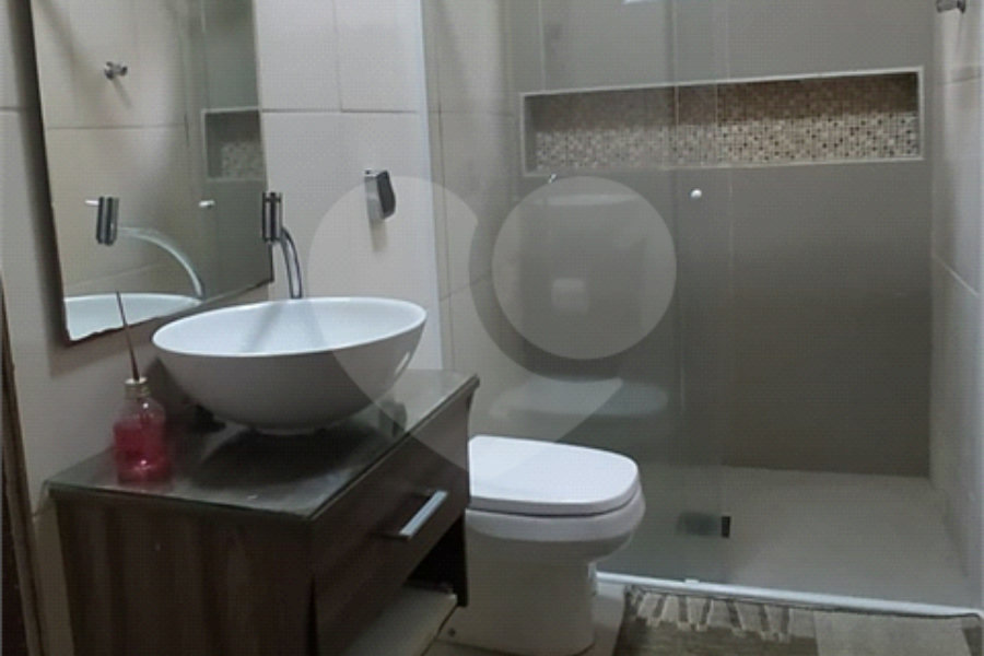 Sobrado à venda com 3 quartos, sendo 1 suíte, em Jardim Tabatinga, Guarulhos, SP