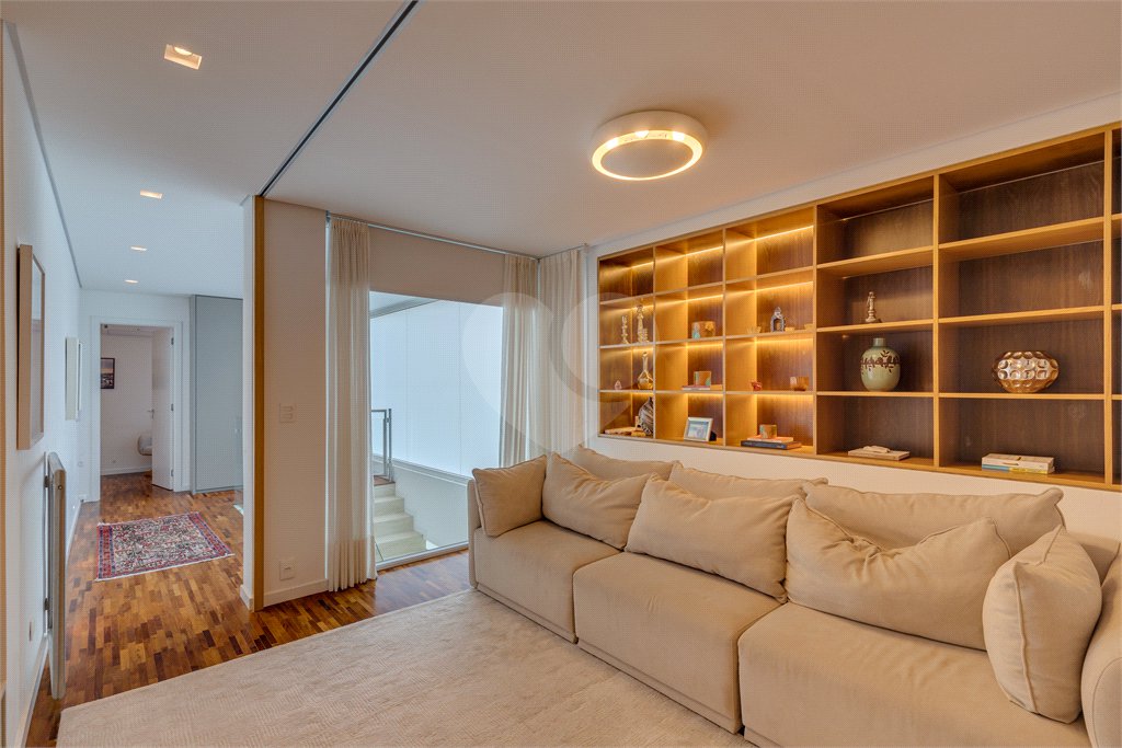 Casa à venda com 3 suítes no condomínio Residencial Canumã, São Paulo - SP