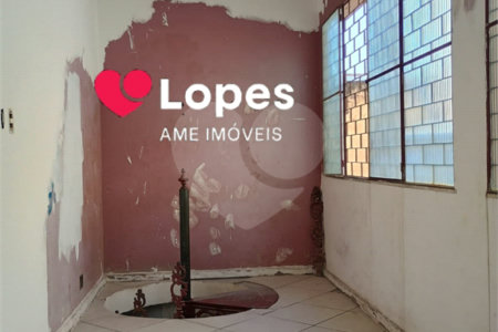 Casa à venda com 7 quartos, sendo 2 suítes, em Campo Grande, Rio de Janeiro, RJ