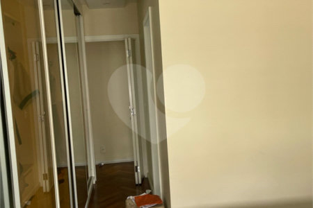 Apartamento à venda com 3 quartos, sendo 1 suíte, em Aclimação, São Paulo, SP