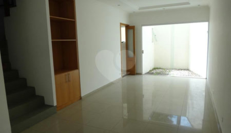 Casa para alugar com 4 quartos, sendo 2 suítes,  no condomínio Vila Hípica, São Paulo - SP