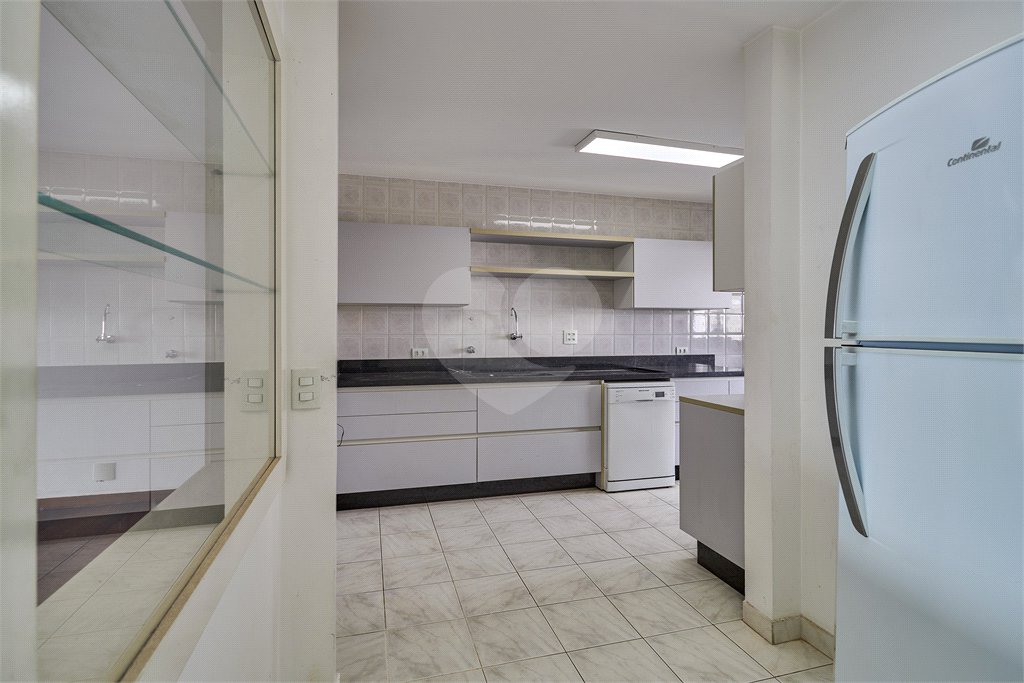 Cobertura à venda ou para alugar com 5 quartos, sendo 2 suítes, em Alto da Boa Vista, São Paulo, SP