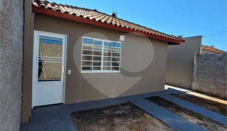 Casa à venda com 2 quartos em Loteamento Residencial Eduardo Abdelnur, São Carlos, SP