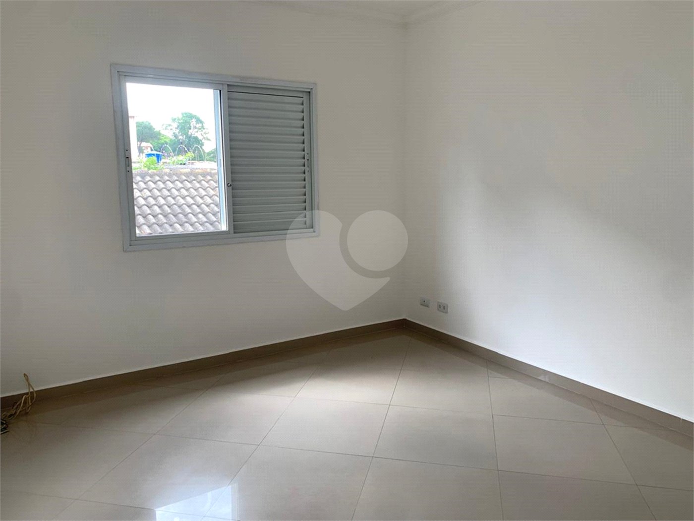 Sobrado à venda com 4 quartos, sendo 1 suíte, em Vila Campo Grande, São Paulo, SP