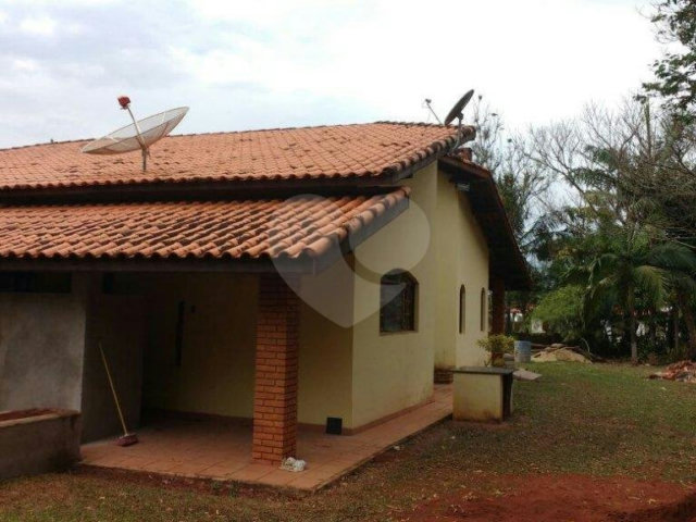 Casa Térrea à venda com 3 quartos, sendo 2 suítes,  no Centro, Águas de Santa Bárbara, SP