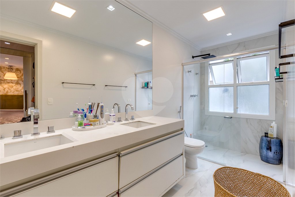 Casa à venda com 4 suítes no condomínio Residencial Canumã, São Paulo - SP