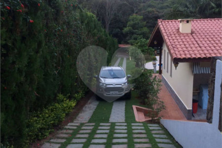 Casa Térrea à venda com 3 quartos, sendo 1 suíte,  em Alpes D'ouro, Bom Jesus dos Perdões, SP