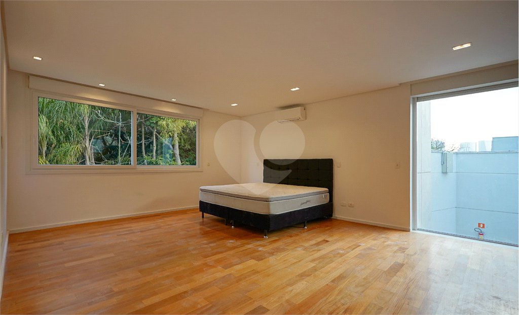 Casa para alugar com 4 suítes no condomínio Hípica Garden, São Paulo - SP
