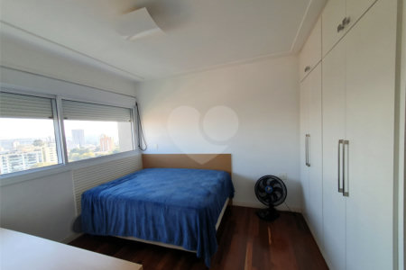 Apartamento à venda com 3 quartos, sendo 2 suítes, em Alto da Boa Vista, São Paulo, SP