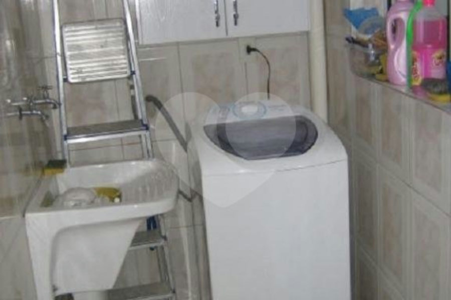 Casa à venda com 3 quartos, sendo 1 suíte, no condomínio Residencial Maracujás, São Paulo - SP