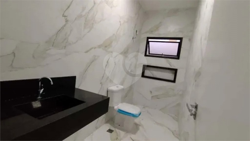 Casa à venda com 3 quartos, sendo 1 suíte,  no condomínio Terras do Vale, Caçapava - SP