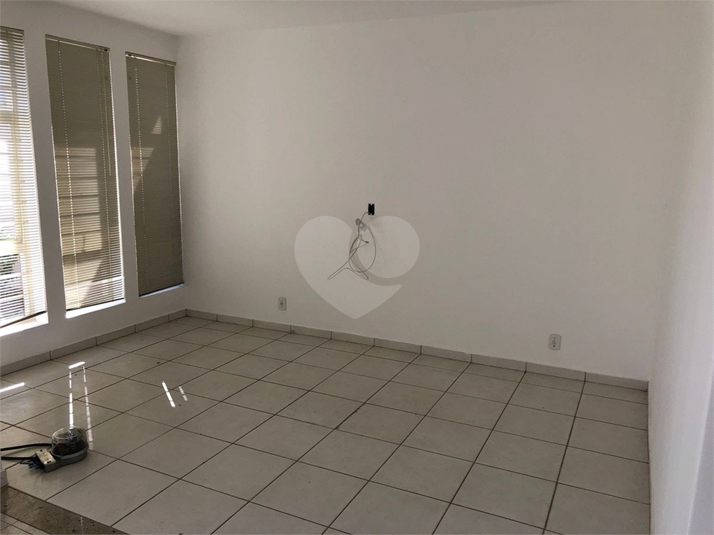 Casa à venda com 4 quartos, sendo 1 suíte,  em Vila Maria, Itapetininga, SP
