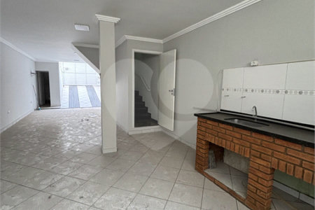 Sobrado à venda com 3 quartos, sendo 1 suíte, em Vila Invernada, São Paulo, SP