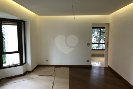 Apartamento à venda com 4 suítes em Vila Suzana, São Paulo, SP