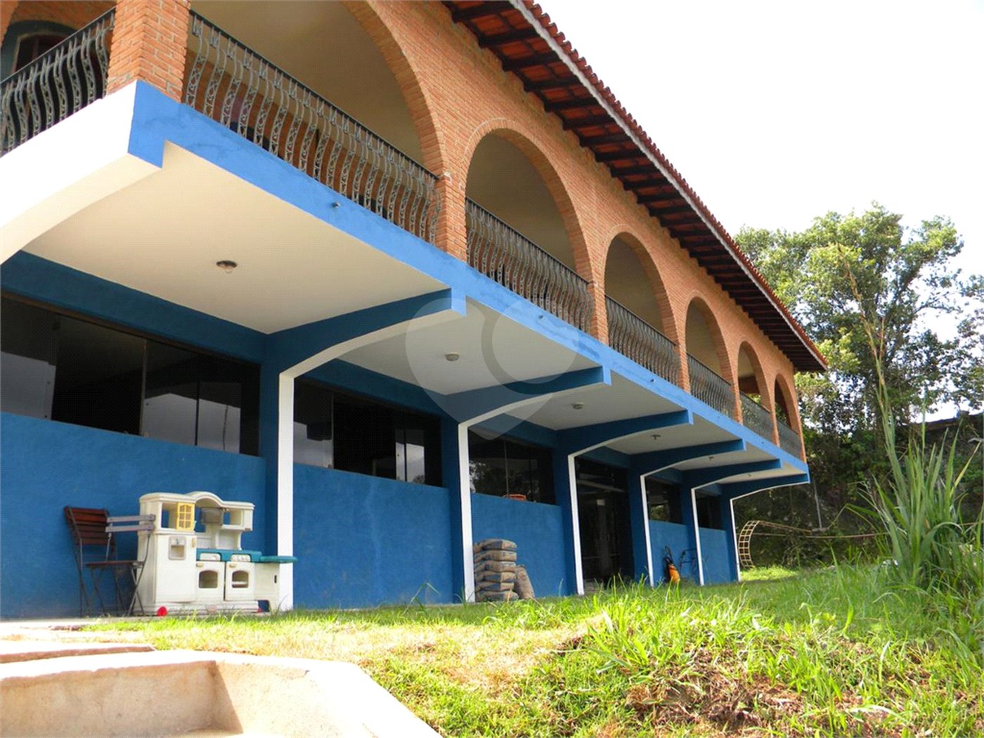 Chácara à venda com 7 quartos, sendo 1 suíte, em Capoavinha, Mairiporã, SP