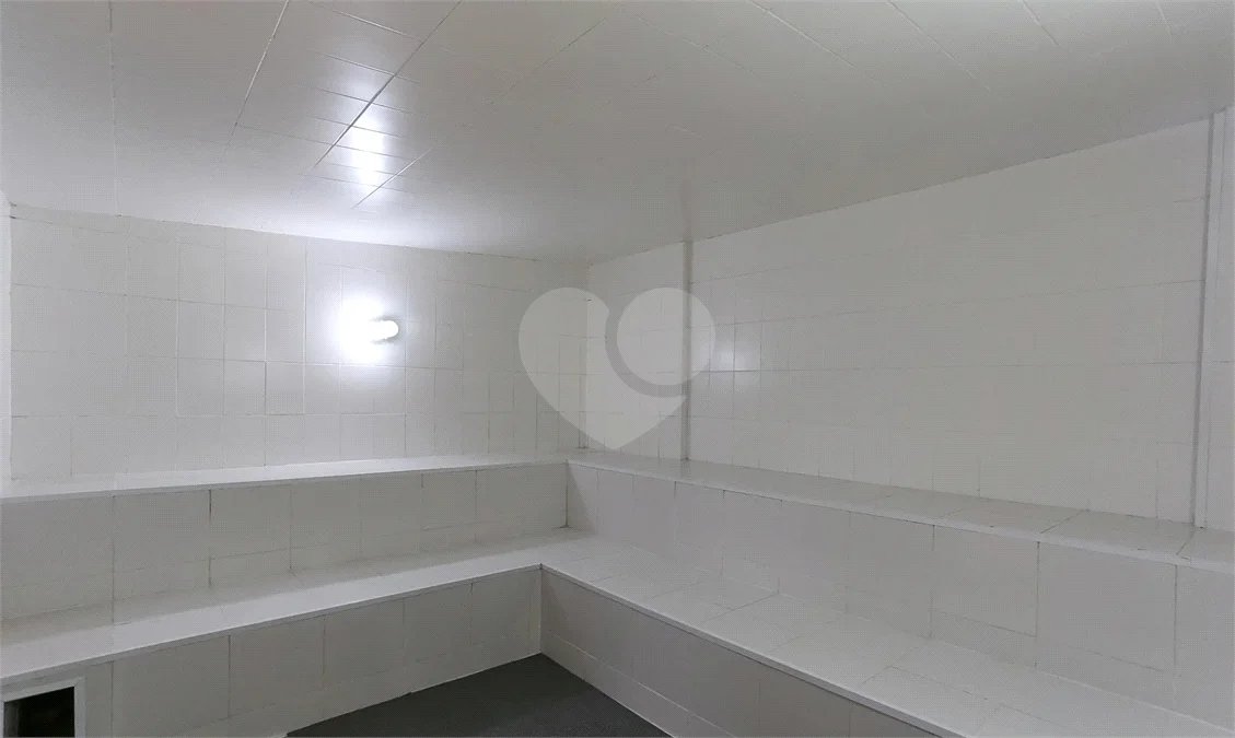 Apartamento mobiliado de 102 m² para locação no Centro de São Bernardo do Campo, com 3 dormitórios, 1 suíte, varanda gourmet com vista para o Paço Municipal, 2 vagas e lazer completo.
