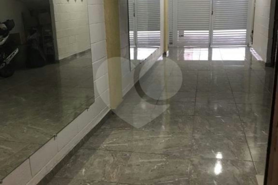 Casa à venda com 2 quartos, sendo 1 suíte, no condomínio Res Santa Inês, São Paulo - SP