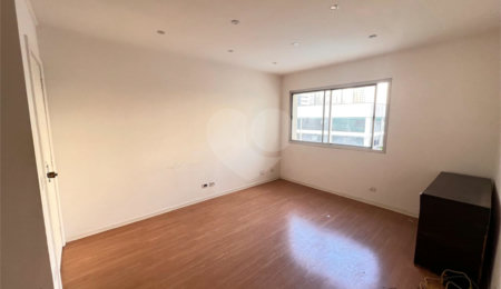 Apartamento à venda com 2 quartos em Moema, São Paulo, SP