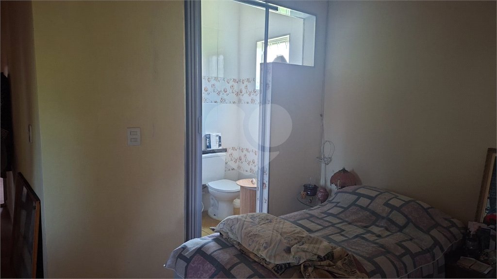 Casa à venda com 2 suítes no condomínio Portal dos Pássaros, Alambari - SP