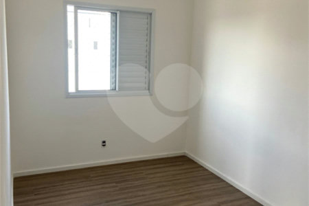 Apartamento à venda com 2 quartos, sendo 1 suíte, em Jardim Itamarati, Poá, SP