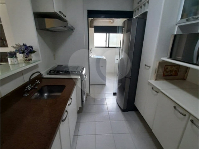 Apartamento à venda com 3 quartos, sendo 1 suíte,  em Santo Amaro, São Paulo, SP