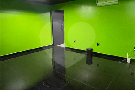 Loja à venda ou para alugar em Santíssimo, Rio de Janeiro, RJ