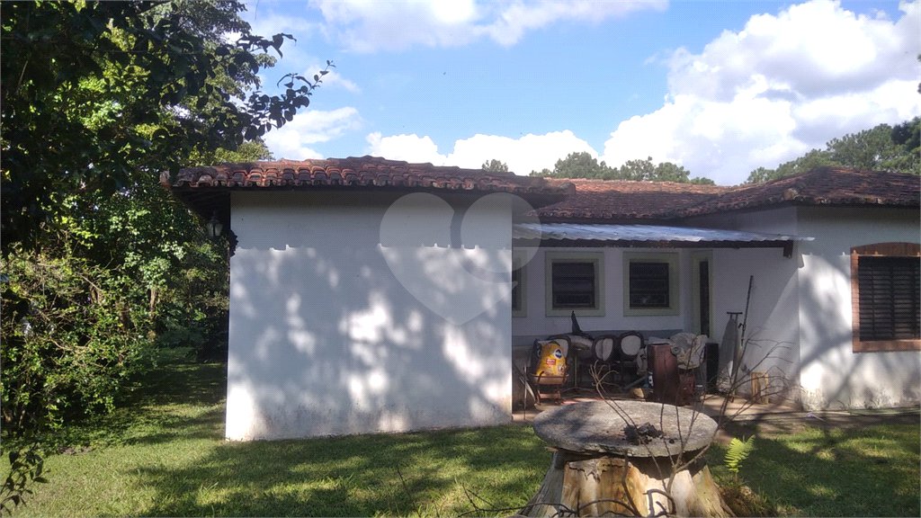 Casa à venda com 5 quartos, sendo 3 suítes, no condomínio Alpes da Cantareira, Mairiporã - SP
