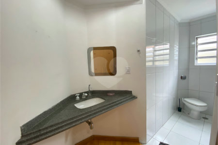 Sobrado à venda com 7 quartos, sendo 2 suítes, em Brooklin Paulista, São Paulo, SP