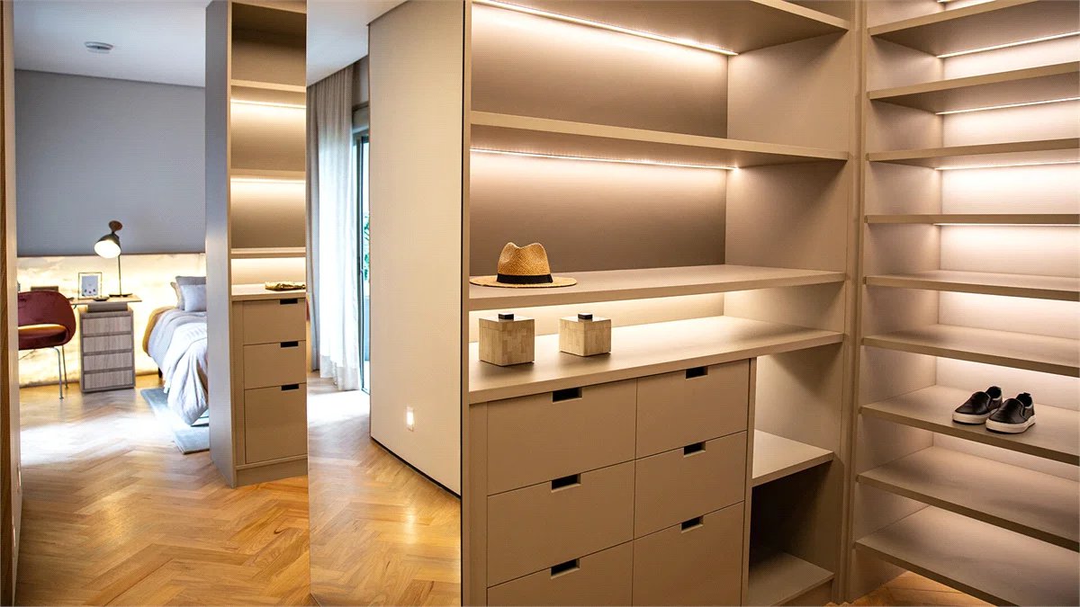 Apartamento à venda com 4 suítes em Vila Romana, São Paulo, SP