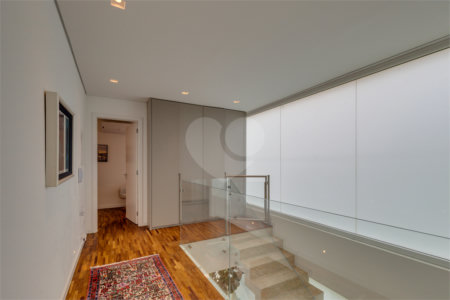 Casa à venda com 3 suítes no condomínio Residencial Canumã, São Paulo - SP